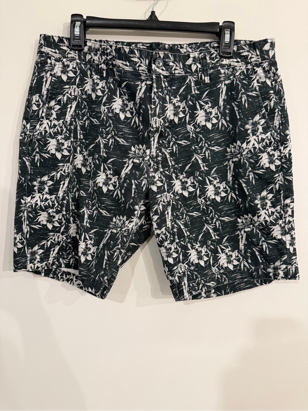 Slate & Stone Black and White Botanical Print Shorts